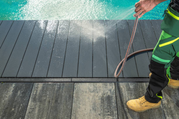 Best Roof Power Washing Services  in Newport, WA